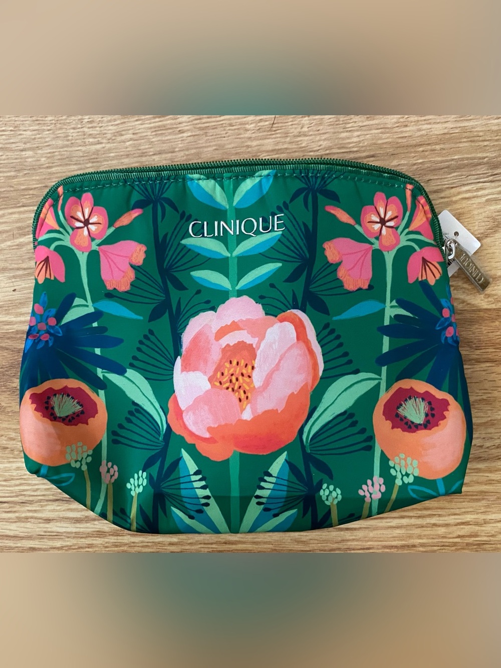 Clinique Pink Floral Tote with Green Floral Cosmetic Pouch NWT - Picture 3 of 13